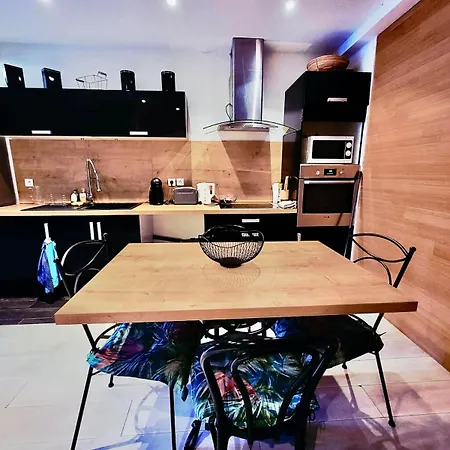 Maison De Village Confortable
